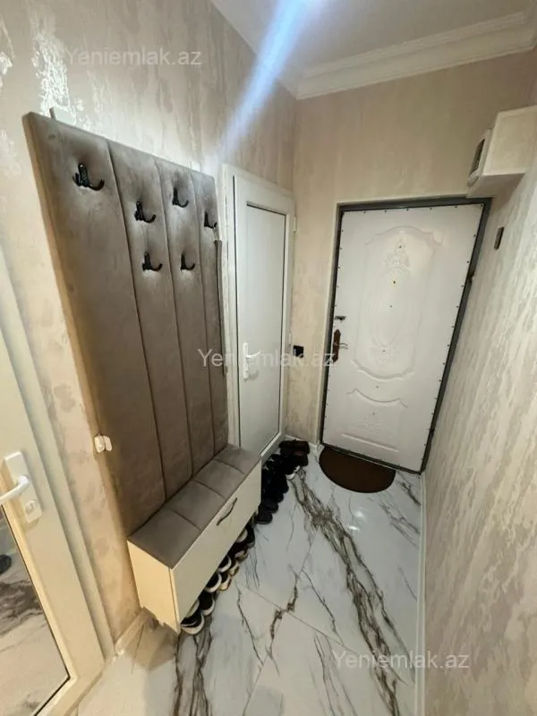 Satılır 2 otaqlı köhnə tikili 65 m²
