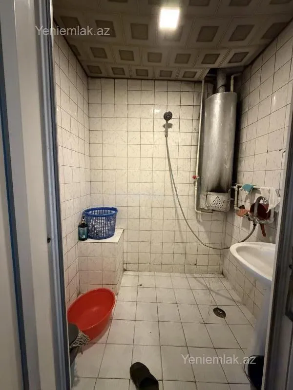 Satılır 3 otaqlı köhnə tikili 75 m²
