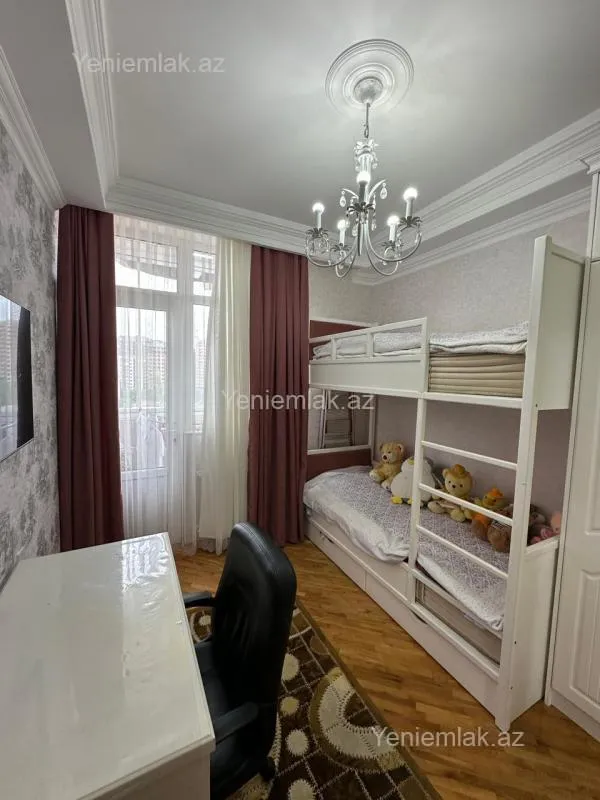 Satılır 3 otaqlı yeni tikili 80 m²