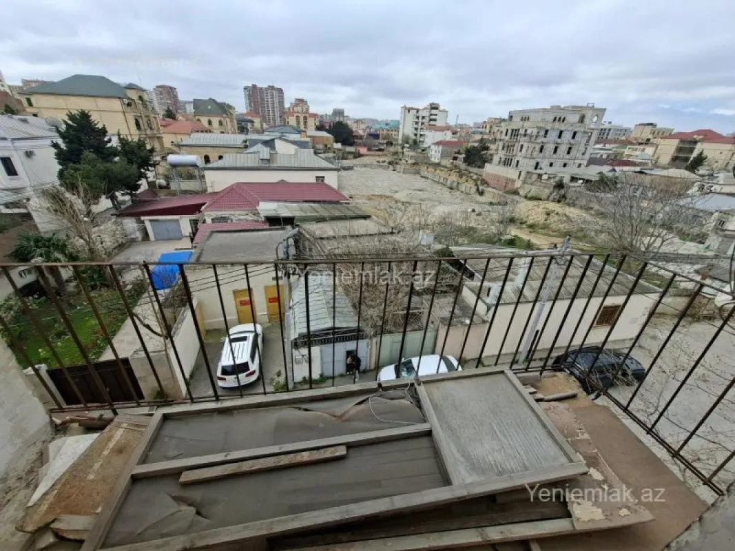 Satılır 1 otaqlı köhnə tikili 43 m²