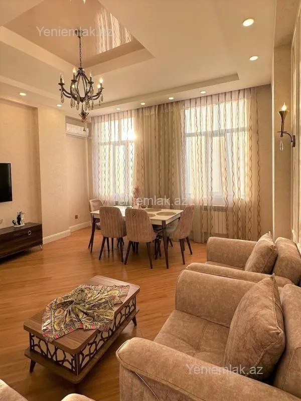 Satılır 3 otaqlı yeni tikili 100 m²