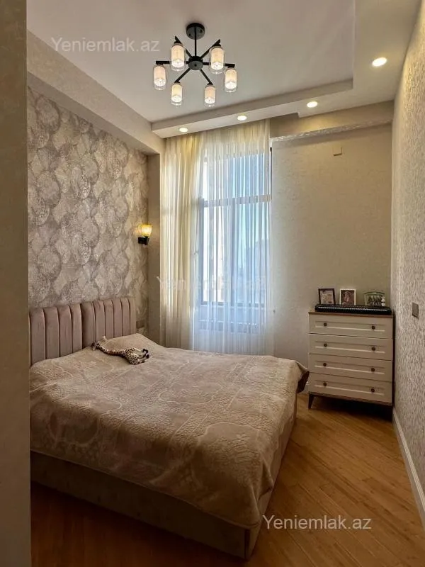 Satılır 3 otaqlı yeni tikili 100 m²
