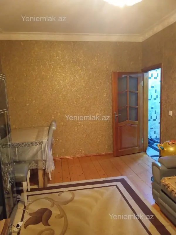 Satılır 2 otaqlı köhnə tikili 60 m²