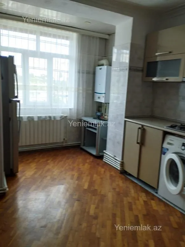 Satılır 3 otaqlı köhnə tikili 70 m²
