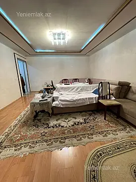 Satılır 3 otaqlı köhnə tikili 100 m²