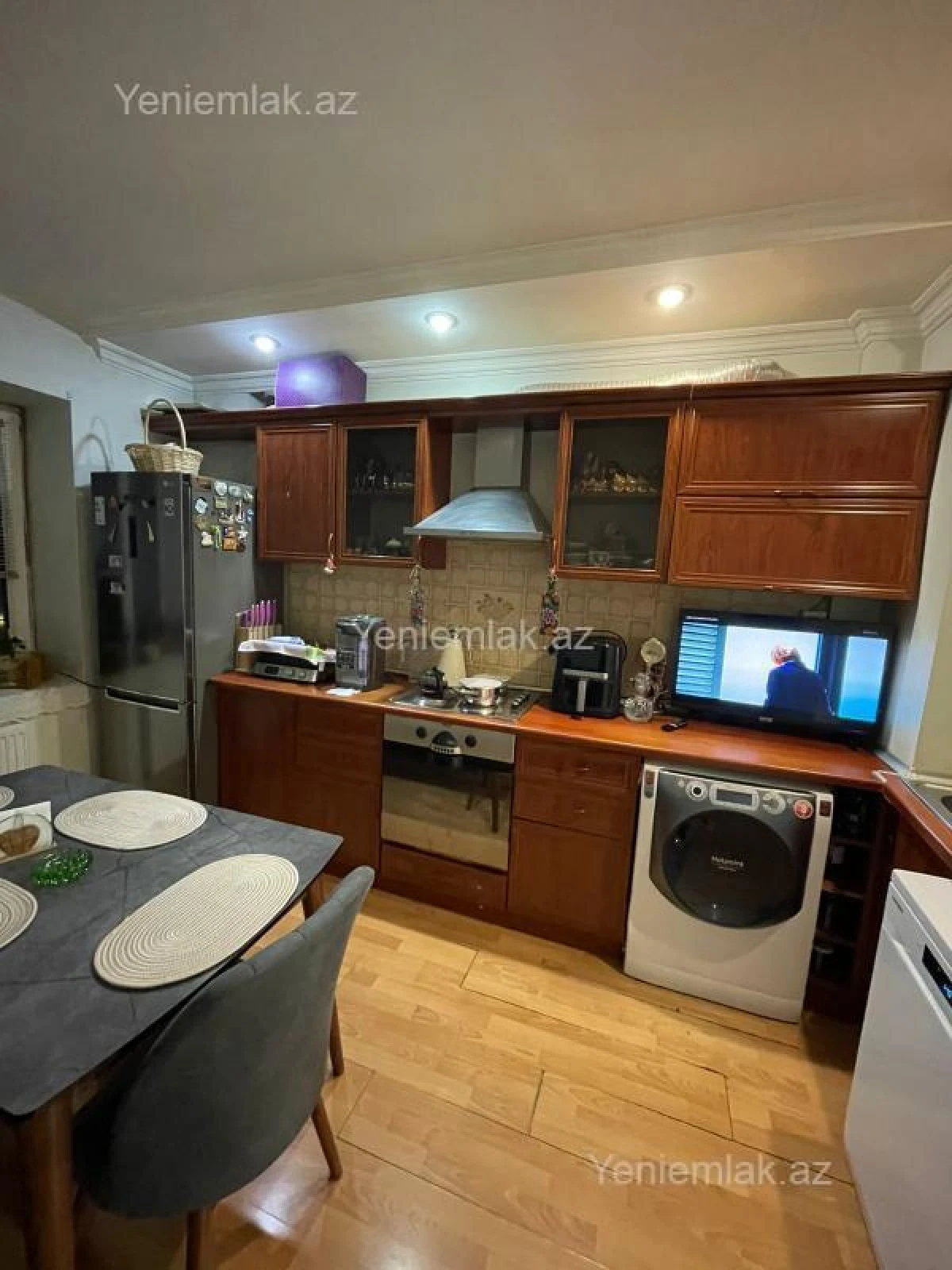 Satılır 3 otaqlı köhnə tikili 100 m²