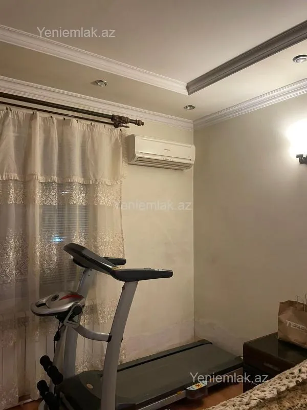 Satılır 3 otaqlı köhnə tikili 100 m²