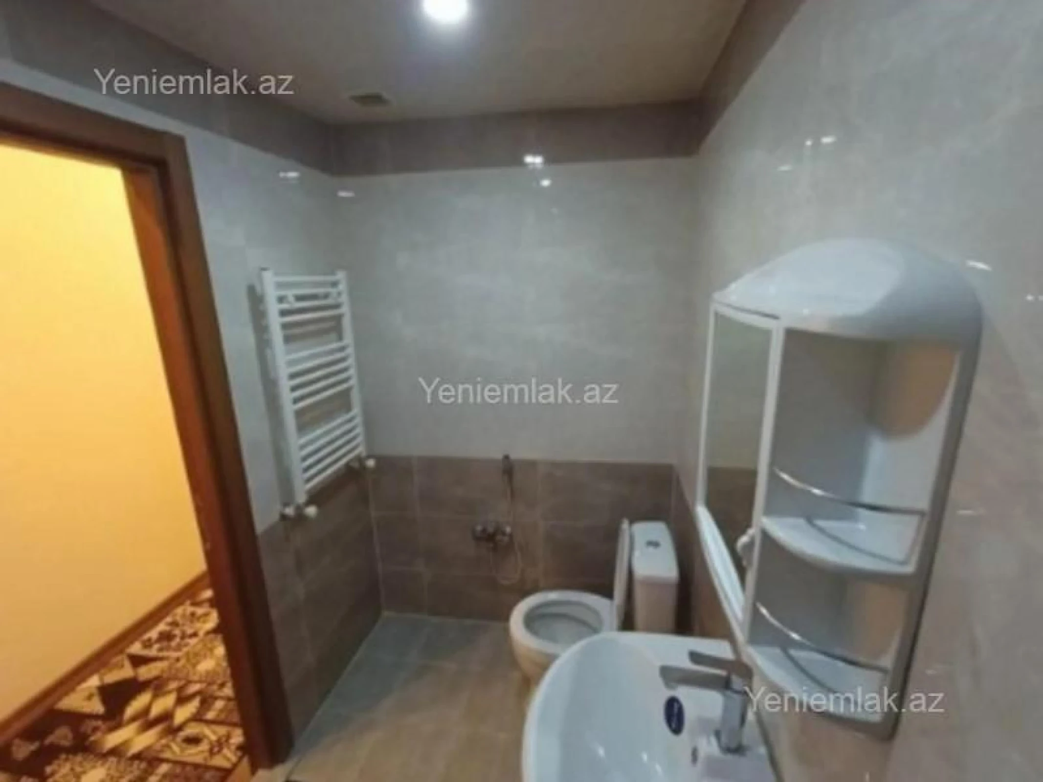 Satılır 2 otaqlı yeni tikili 60 m²