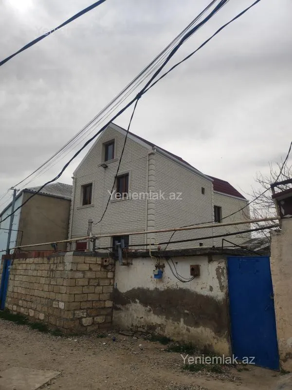 Satılır 4 otaqlı həyət evi 150 m²