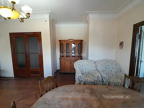 Satılır 3 otaqlı köhnə tikili 95 m²