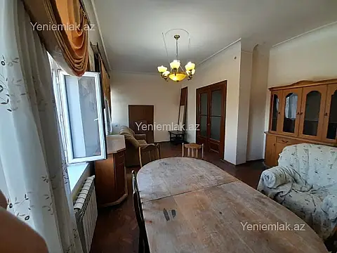 Satılır 3 otaqlı köhnə tikili 95 m²