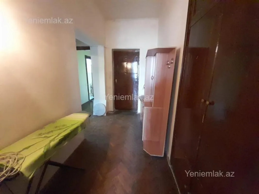 Satılır 3 otaqlı köhnə tikili 95 m²