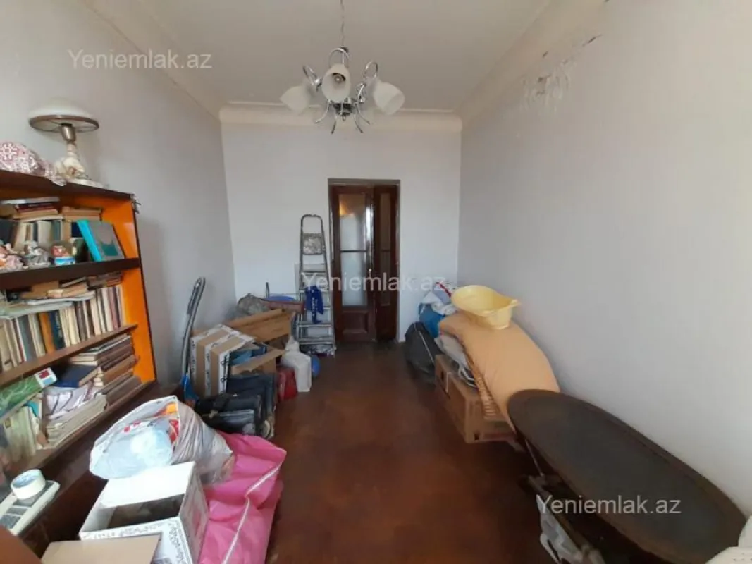 Satılır 3 otaqlı köhnə tikili 95 m²