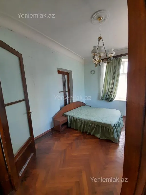 Satılır 3 otaqlı köhnə tikili 95 m²