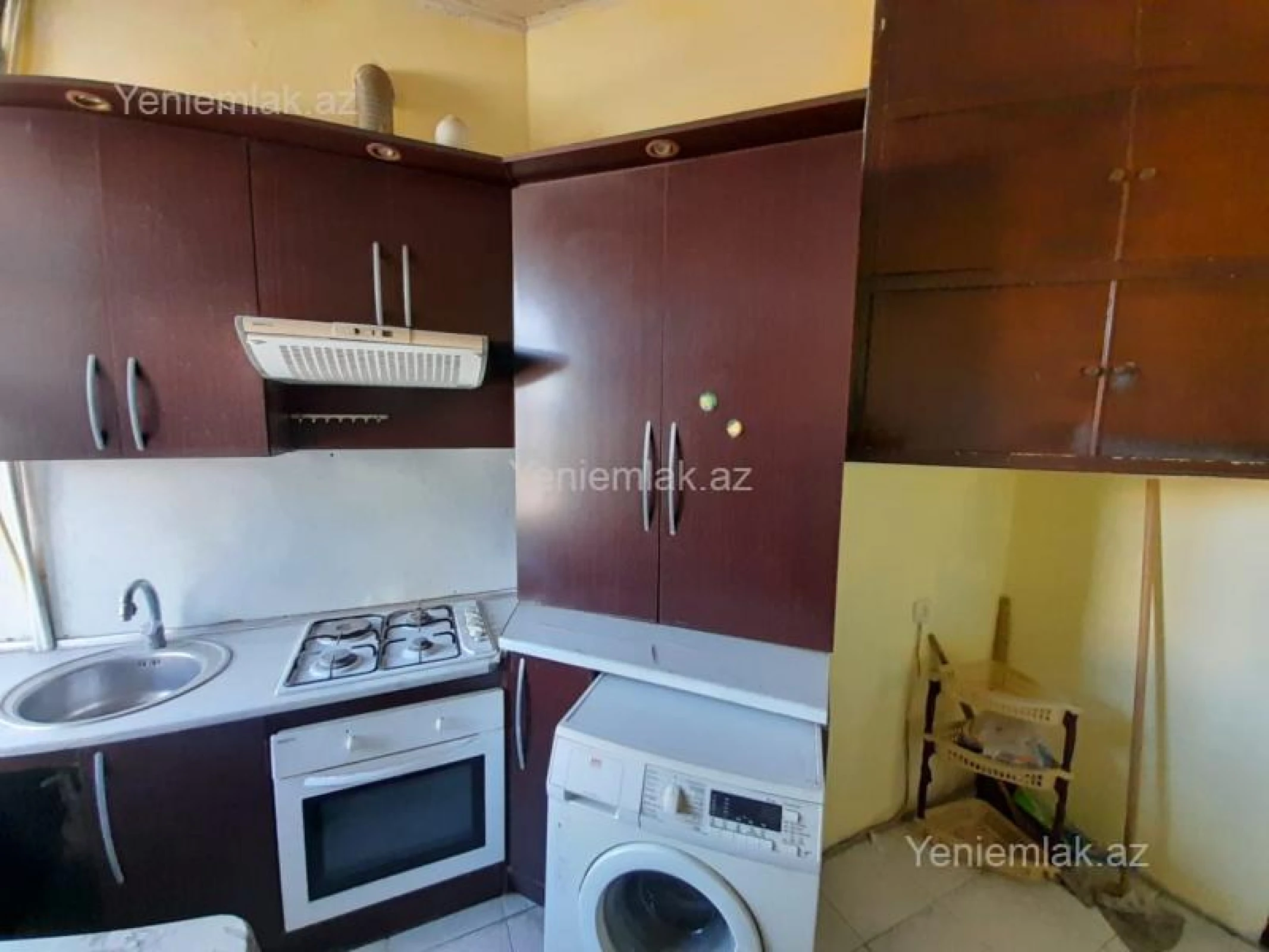 Satılır 3 otaqlı köhnə tikili 95 m²