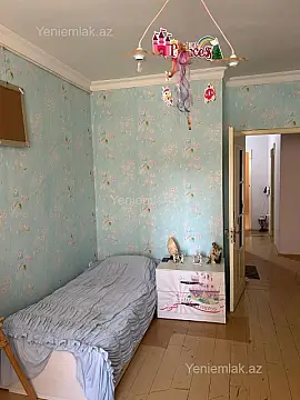 Satılır 3 otaqlı köhnə tikili 95 m²