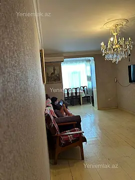 Satılır 3 otaqlı köhnə tikili 95 m²