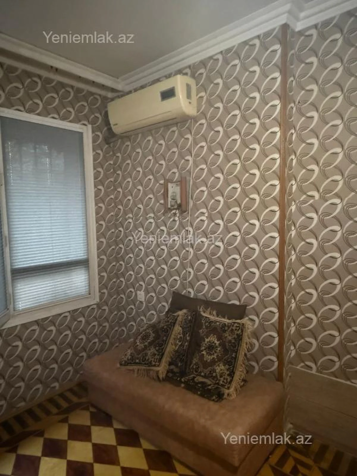 Satılır 2 otaqlı köhnə tikili 55 m²