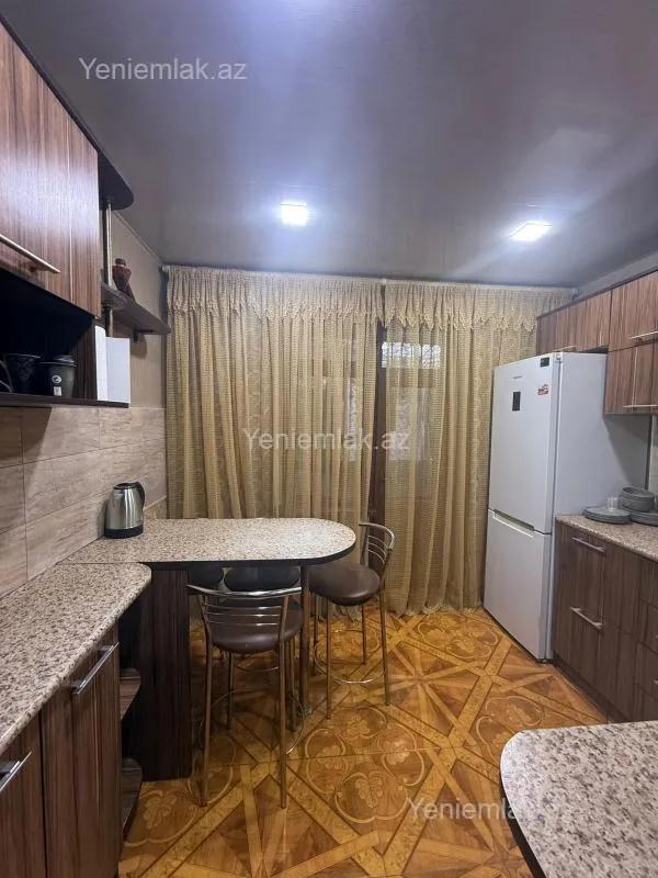Satılır 2 otaqlı köhnə tikili 55 m²