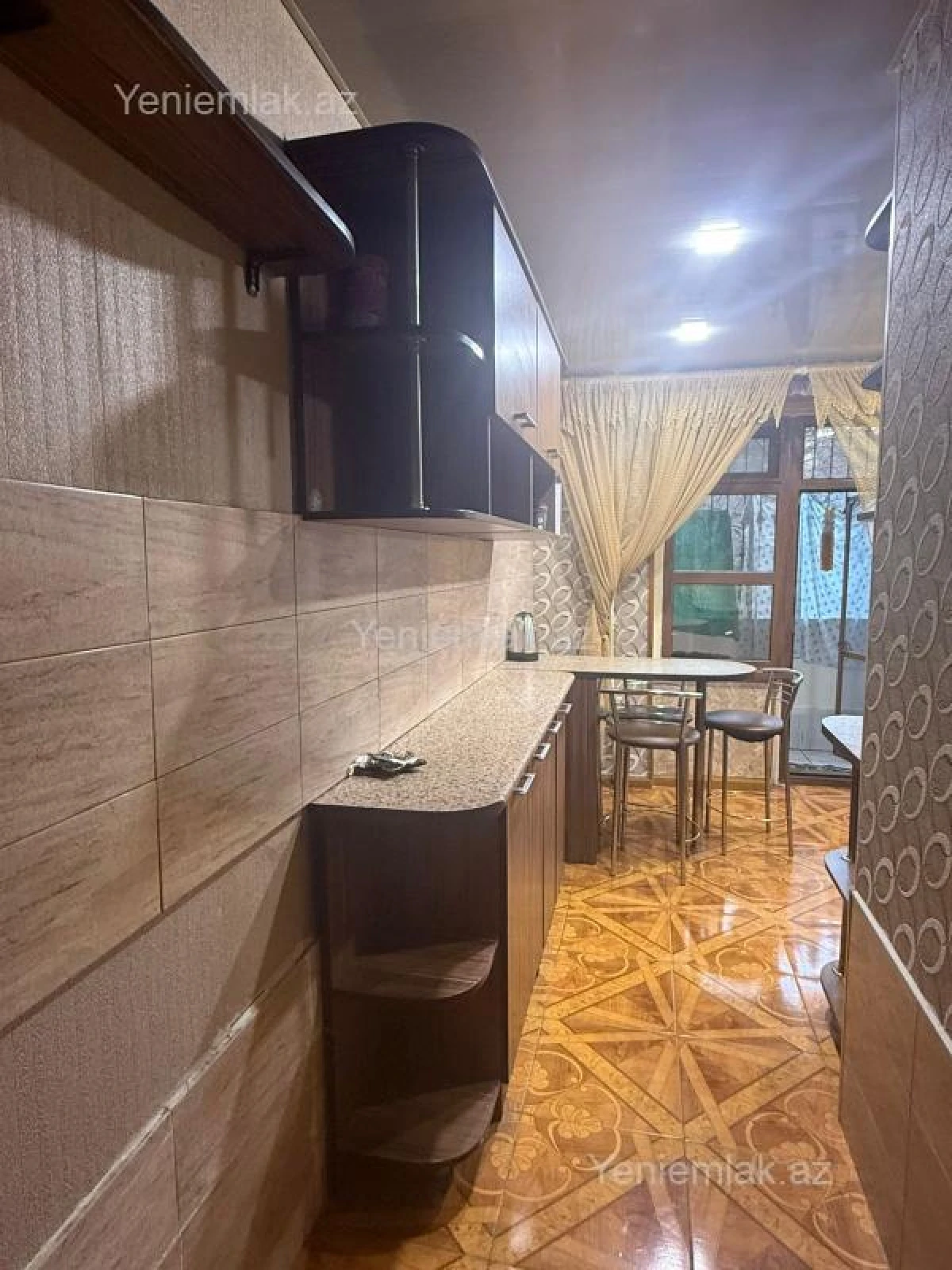 Satılır 2 otaqlı köhnə tikili 55 m²