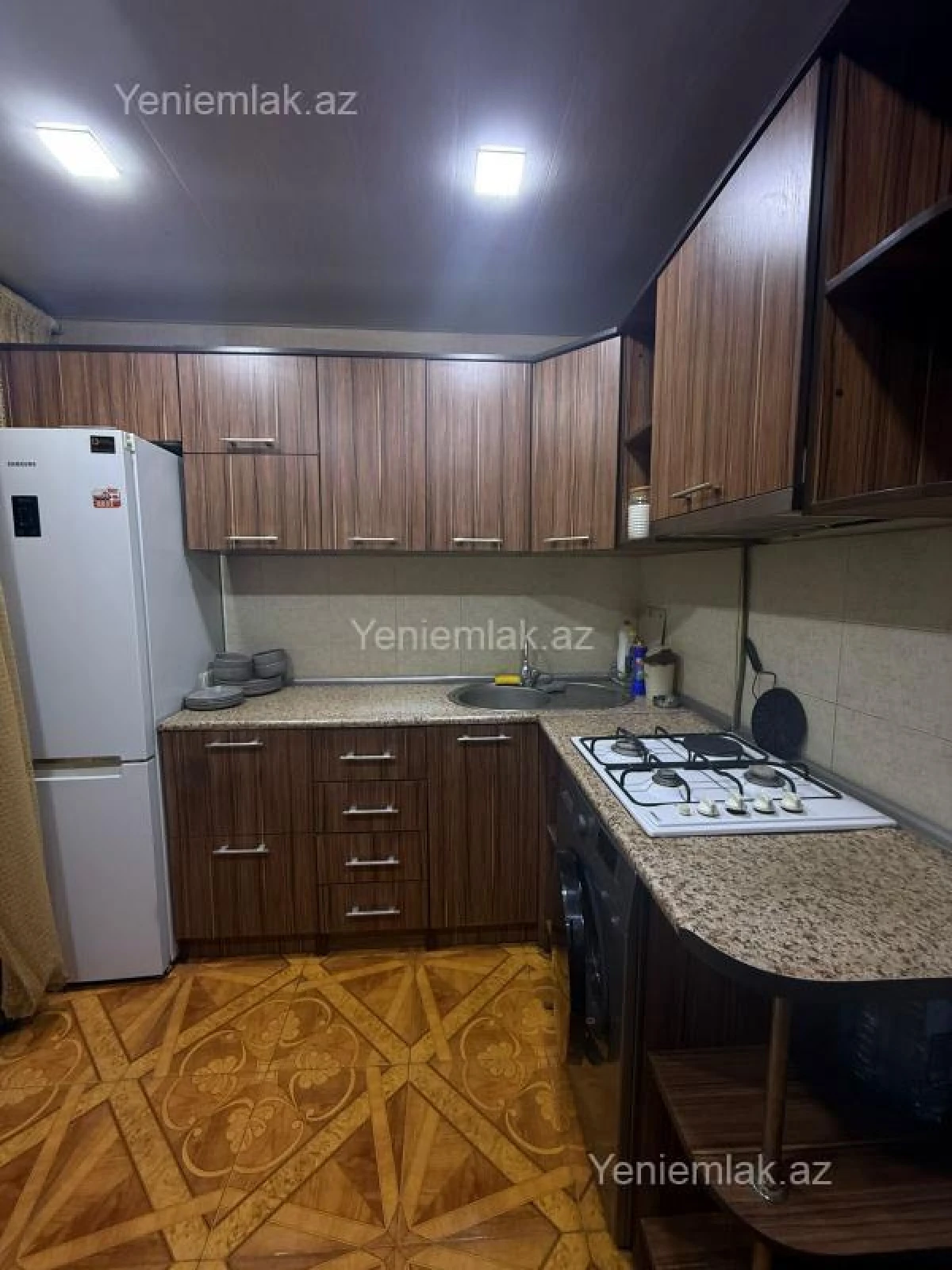 Satılır 2 otaqlı köhnə tikili 55 m²