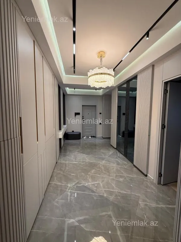 Satılır 3 otaqlı yeni tikili 135 m²