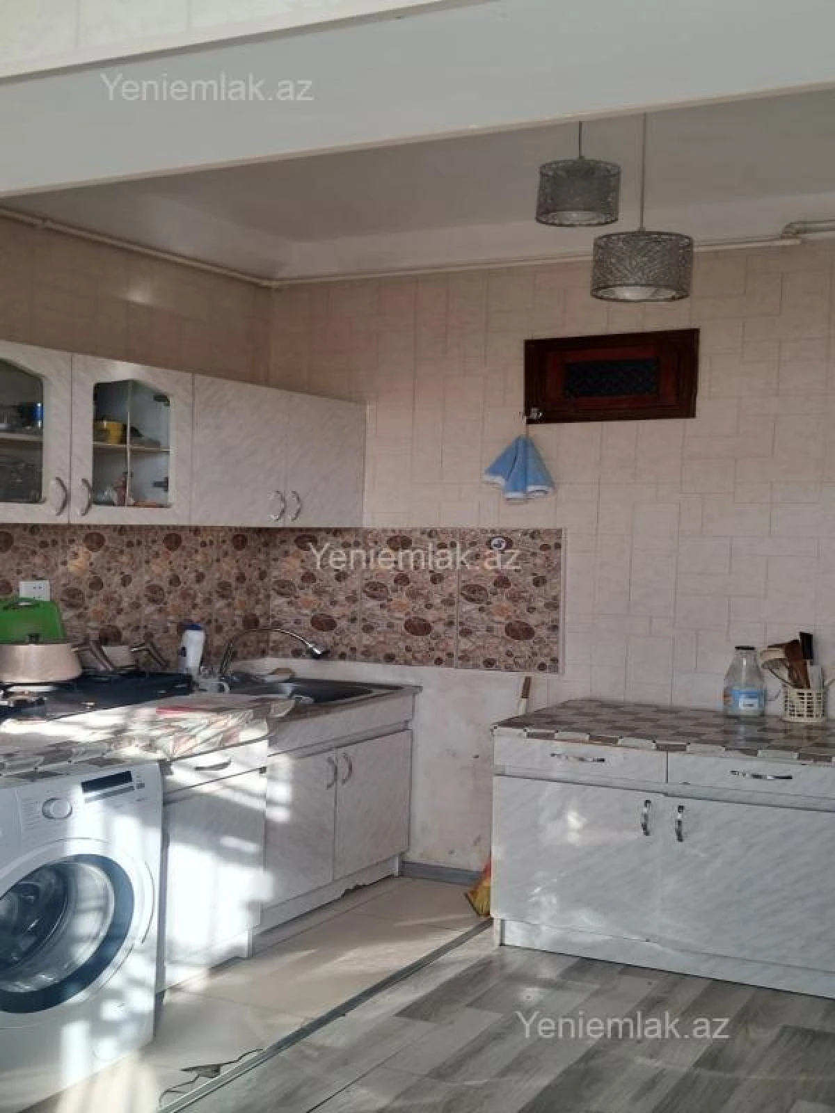 Satılır 2 otaqlı köhnə tikili 55 m²