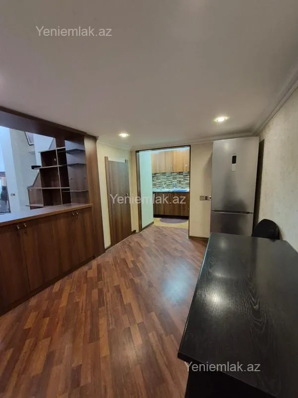 Satılır 2 otaqlı köhnə tikili 55 m²