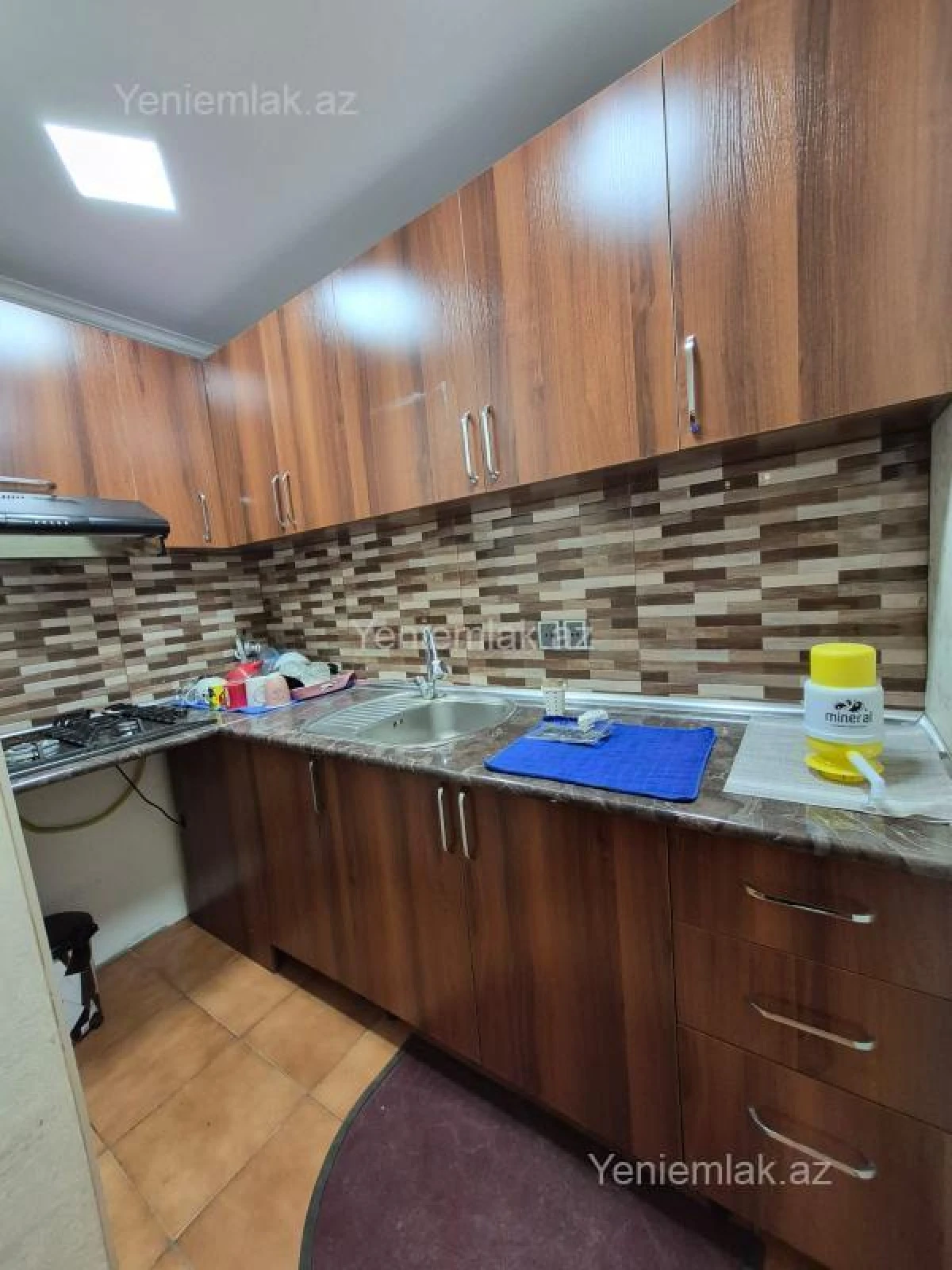 Satılır 2 otaqlı köhnə tikili 55 m²