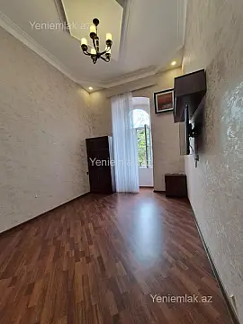 Satılır 2 otaqlı köhnə tikili 55 m²