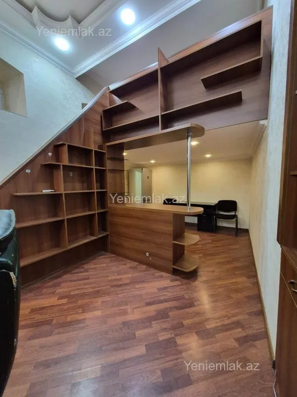 Satılır 2 otaqlı köhnə tikili 55 m²