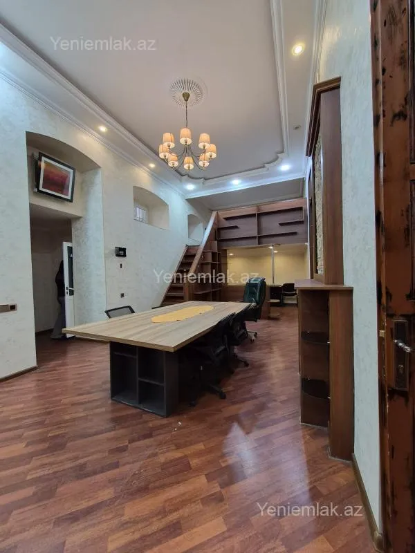 Satılır 2 otaqlı köhnə tikili 55 m²