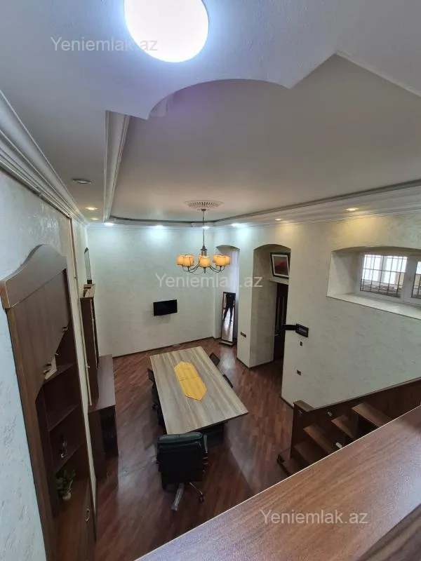 Satılır 2 otaqlı köhnə tikili 55 m²