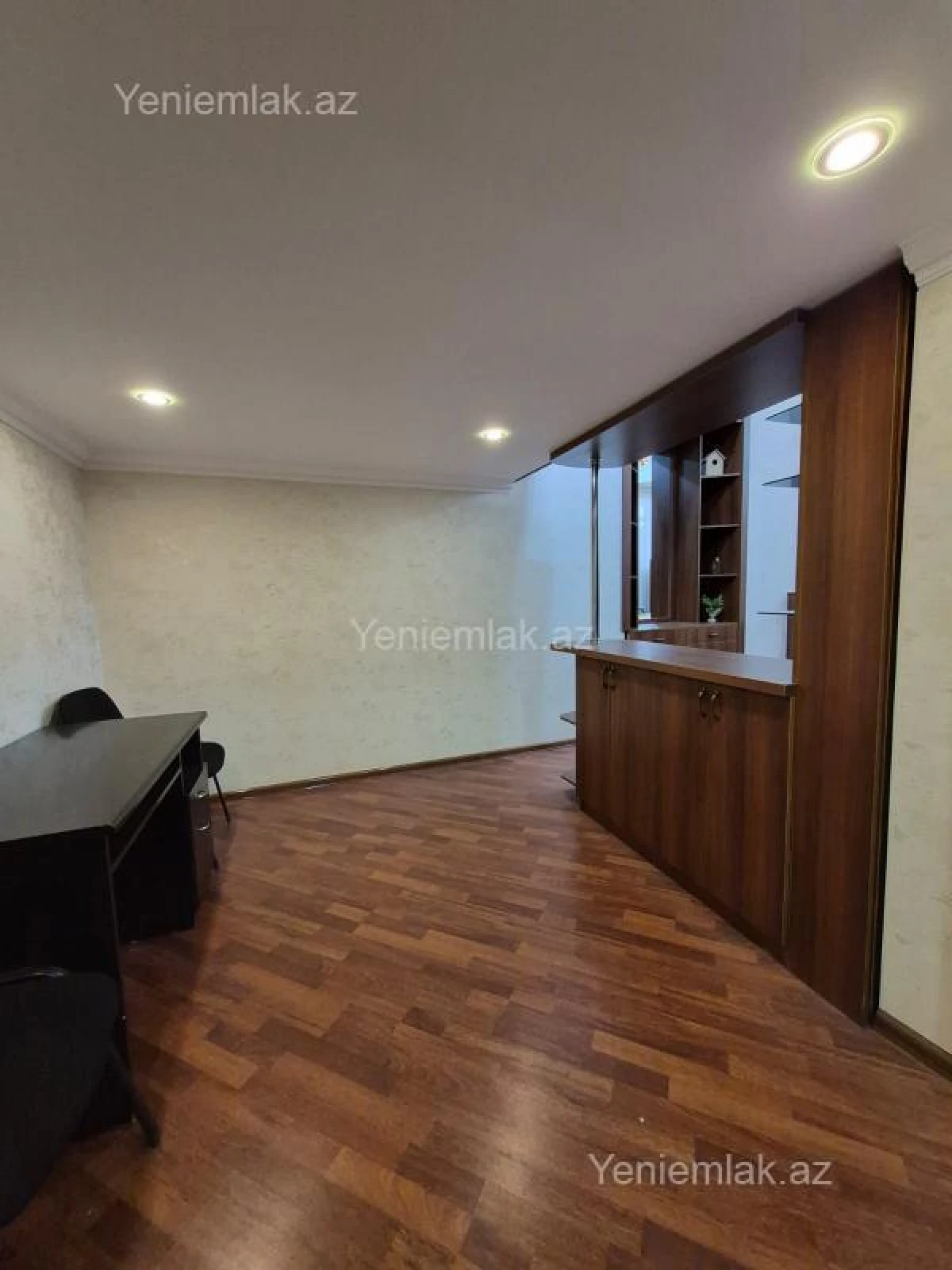 Satılır 2 otaqlı köhnə tikili 55 m²