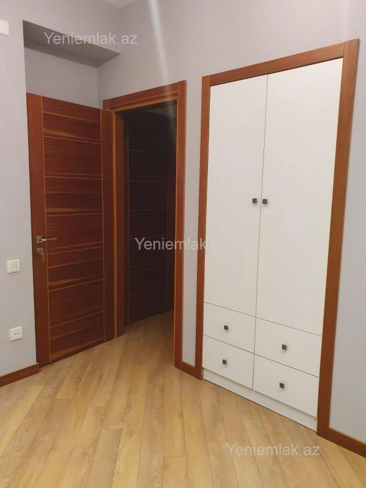 Satılır 4 otaqlı yeni tikili 130 m²