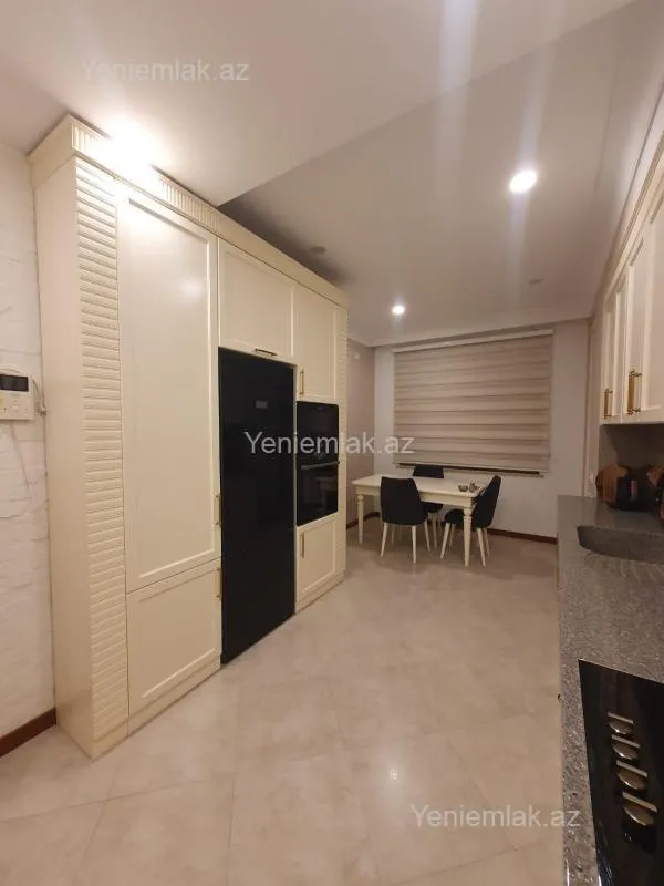 Satılır 4 otaqlı yeni tikili 130 m²