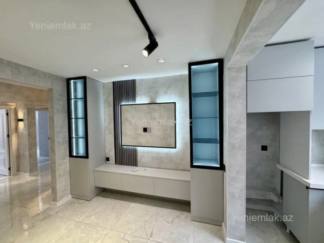 Satılır 5 otaqlı köhnə tikili 75 m²