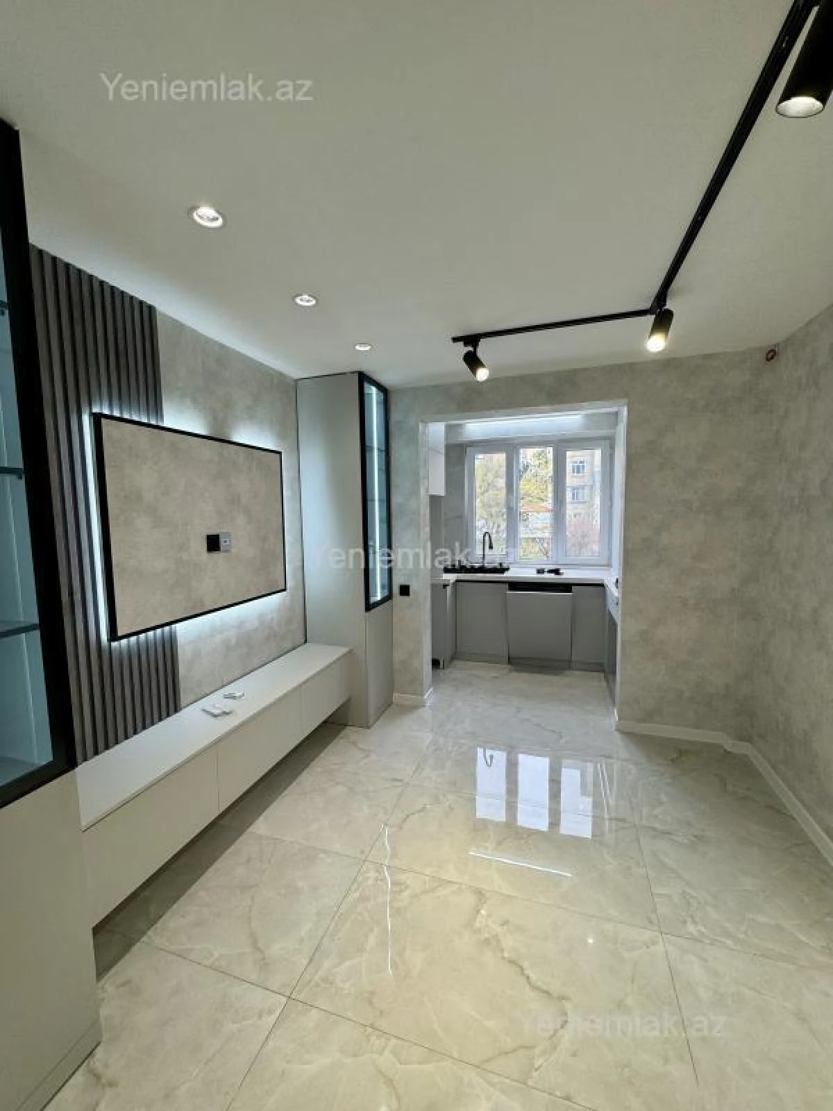 Satılır 5 otaqlı köhnə tikili 75 m²