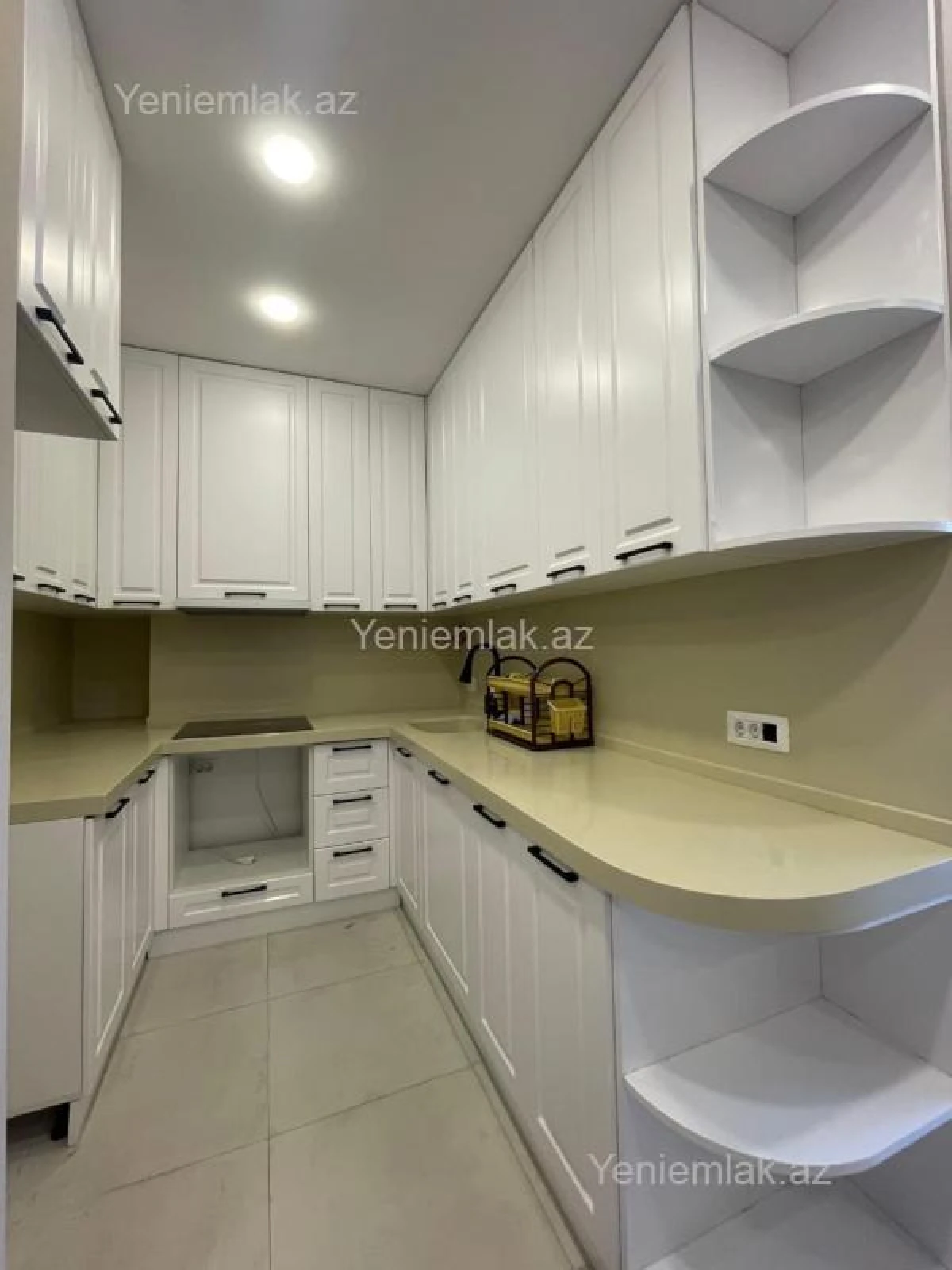 Satılır 3 otaqlı yeni tikili 85 m²