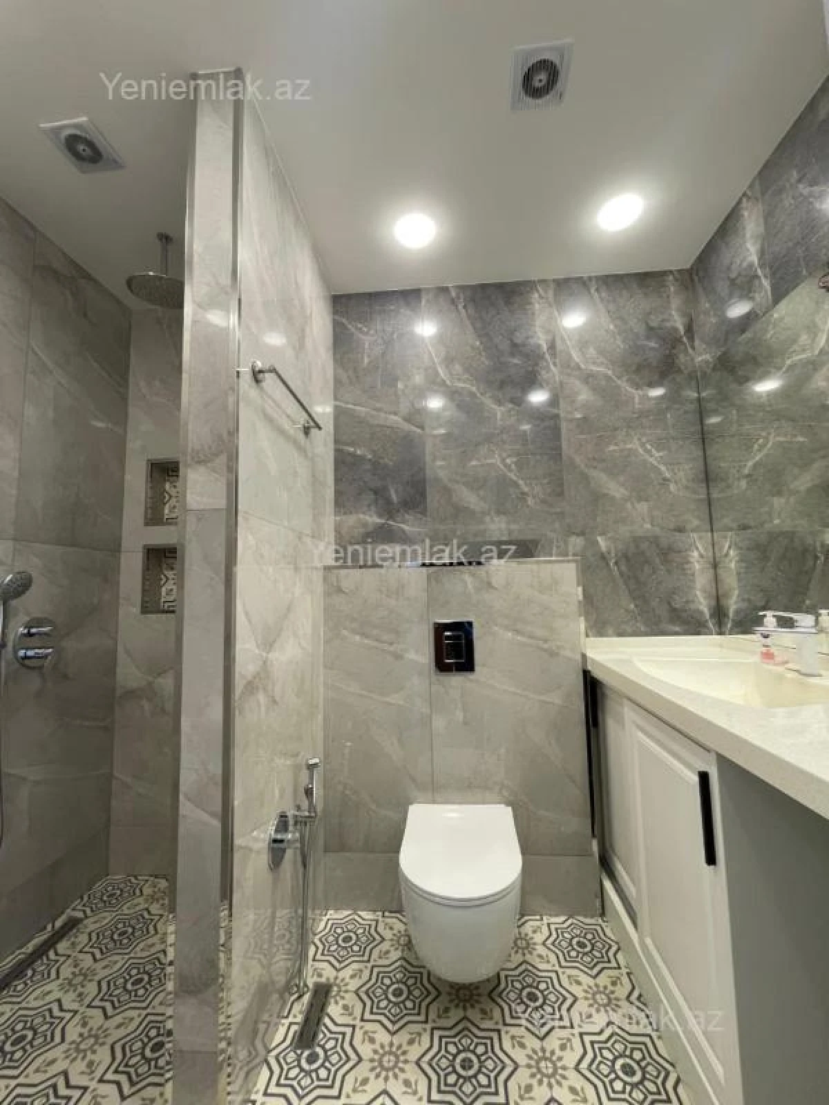 Satılır 3 otaqlı yeni tikili 85 m²