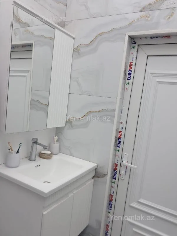 Satılır 4 otaqlı həyət evi 100 m²