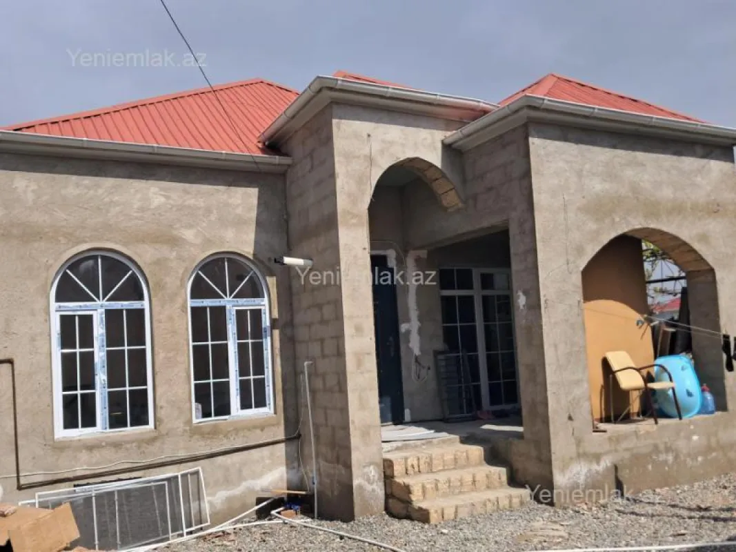 Satılır 4 otaqlı həyət evi 100 m²