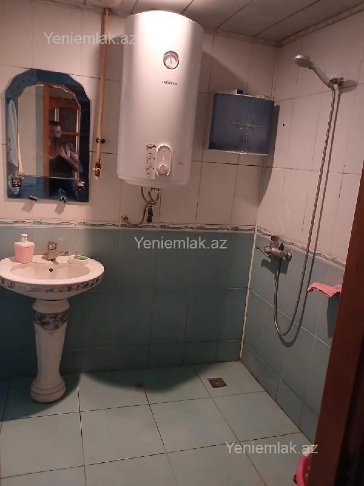 Satılır 3 otaqlı köhnə tikili 74 m²