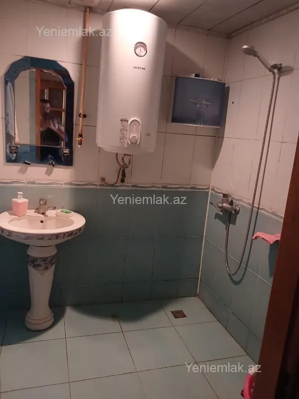 Satılır 3 otaqlı köhnə tikili 74 m²