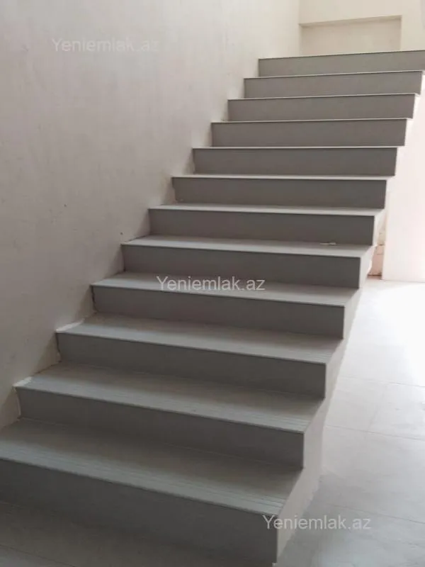 Satılır 12 otaqlı yeni tikili 260 m²