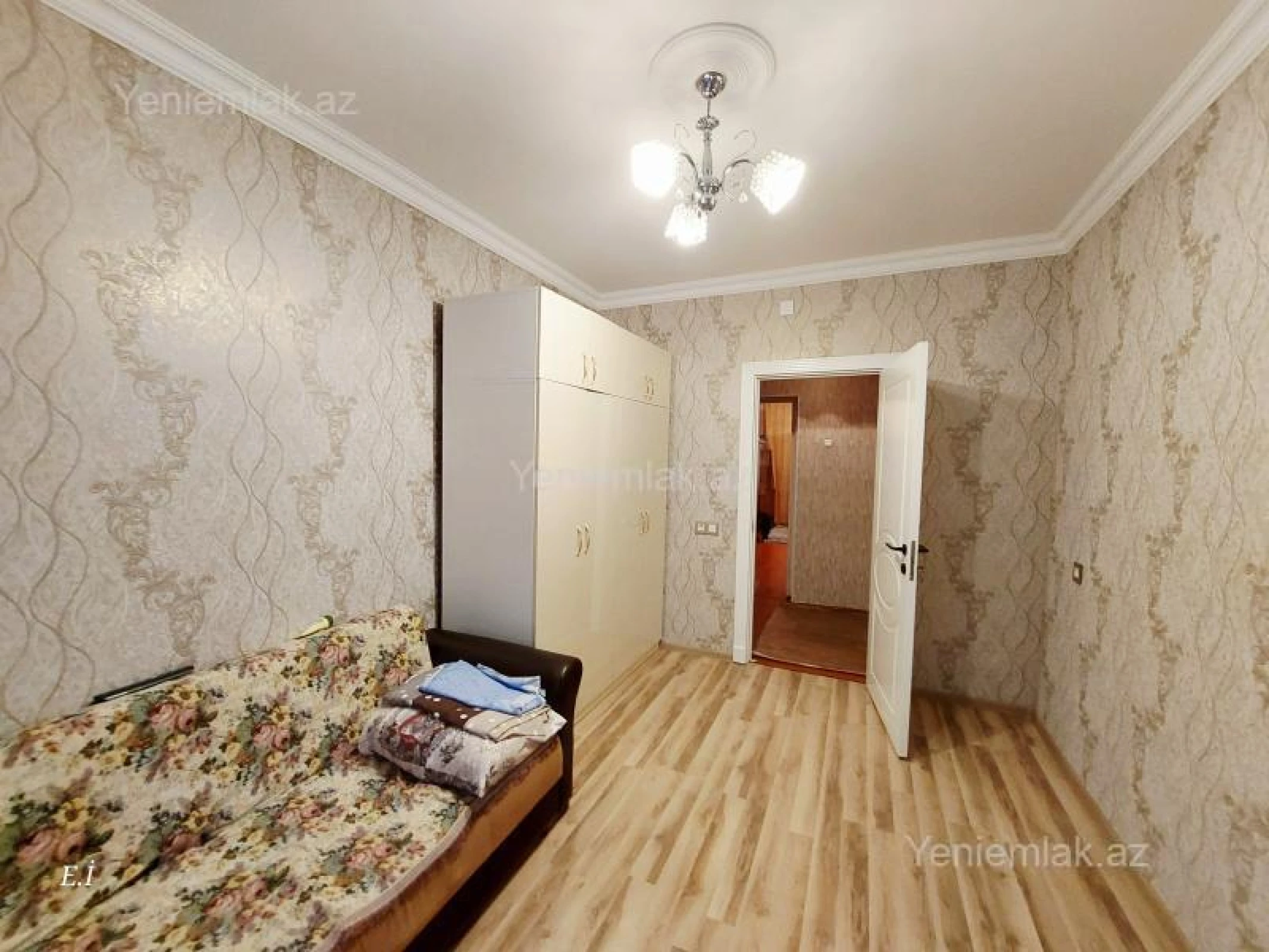 Satılır 5 otaqlı köhnə tikili 110 m²