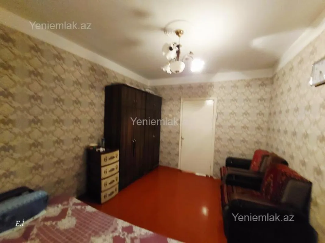 Satılır 5 otaqlı köhnə tikili 110 m²