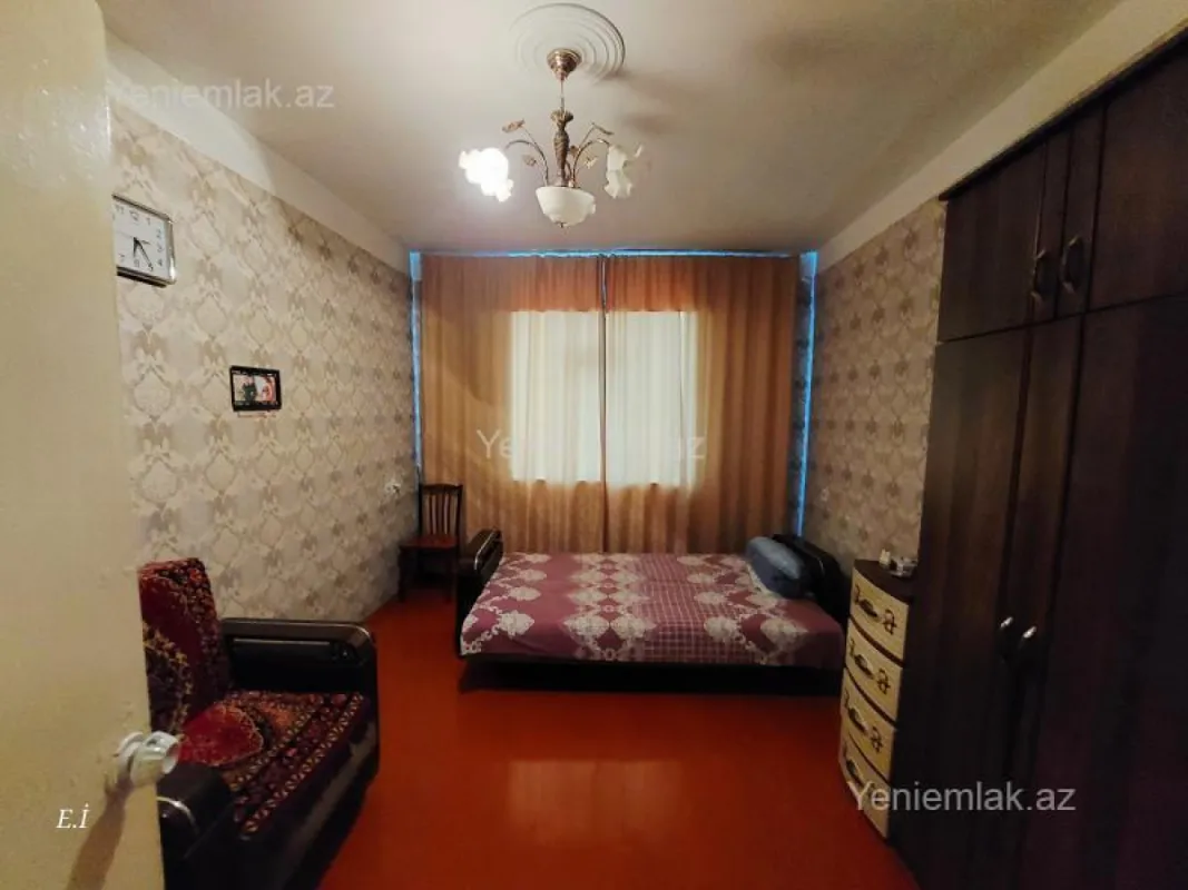 Satılır 5 otaqlı köhnə tikili 110 m²