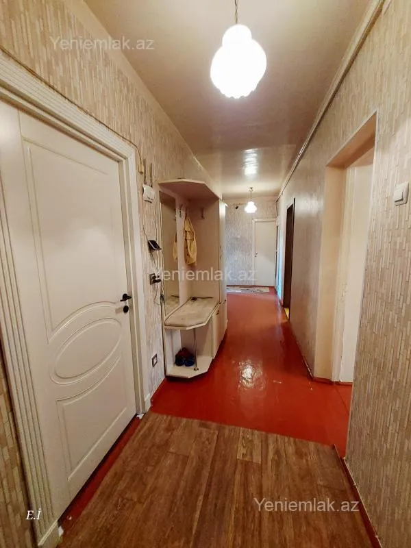 Satılır 5 otaqlı köhnə tikili 110 m²