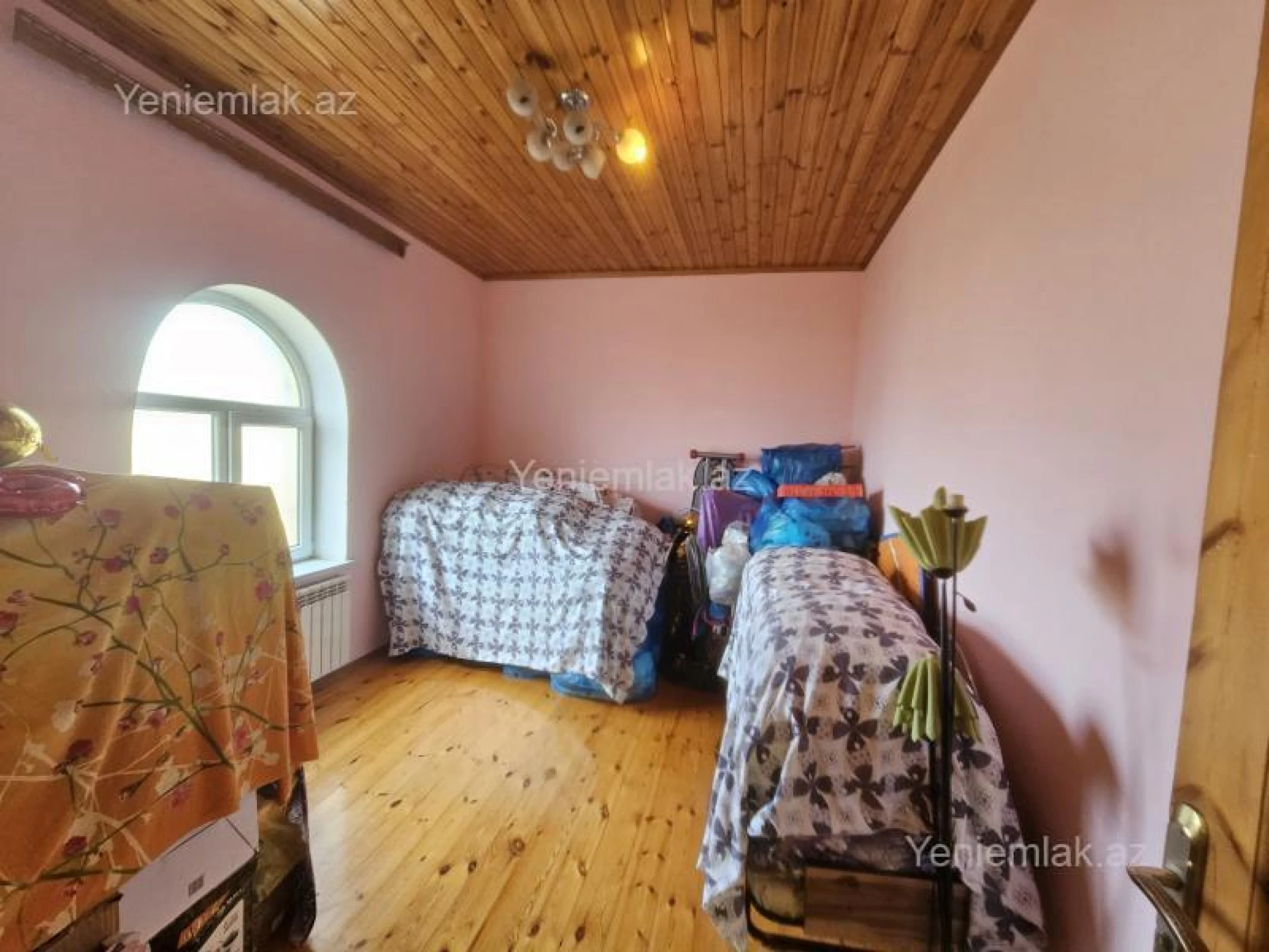 Satılır 5 otaqlı həyət evi 200 m²